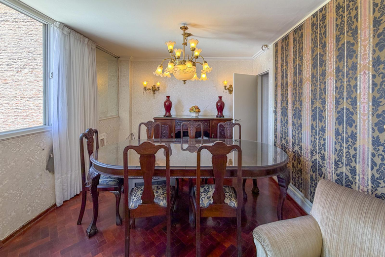 Departamento de 2 dormitorios con cocina separada y de oportunidad