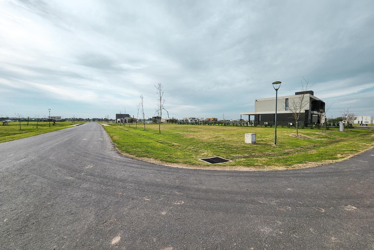 El mejor terreno en Vida Club de Campo, frente sur y fondo reservorio