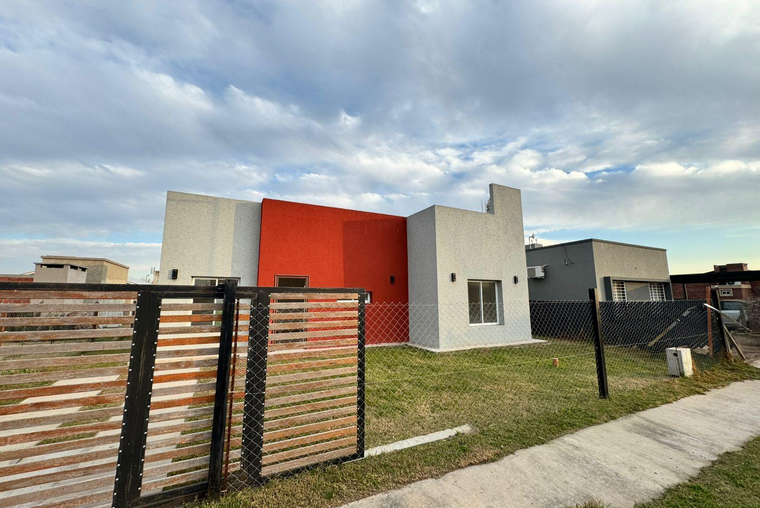 Casa en Funes Norte de dos dormitorios a estrenar
