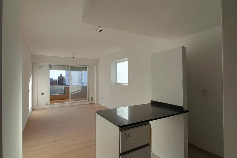 Venta Monoambiente semipiso amplio Balcón Frente Norte Martin