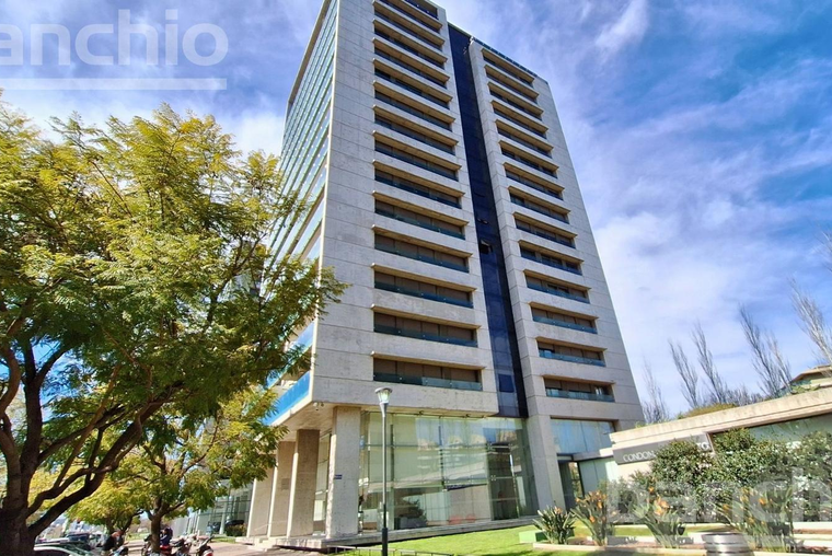 Av. Caseros 100. Piso exclusivo. Contrafrente. Balcón. Vista despejada. Metros Río. Cochera
