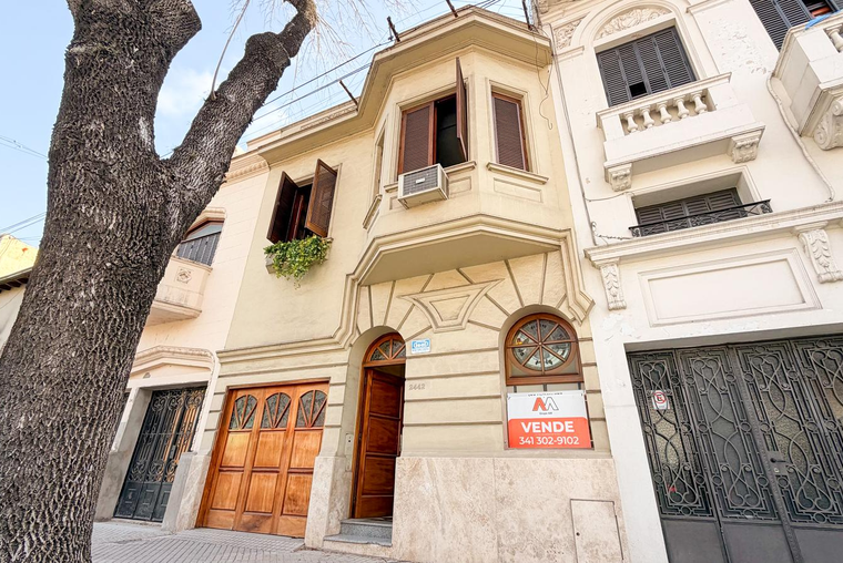 Casa 3 Dormitorios con Jardin y Cochera Barrio Abasto