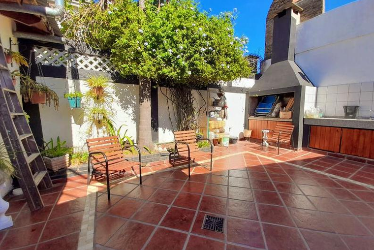 Venta Casa de 3 dormitorios   comodín en barrio San Martin