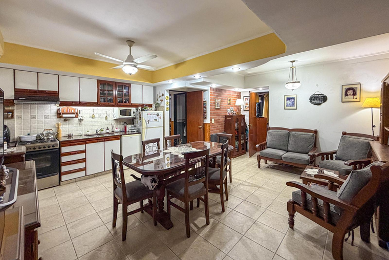 3 dormitorios al contrafrente en Pichincha