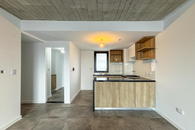 Departamento de 2 dormitorios con balcón terraza