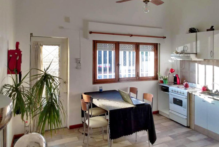 Excelente casa en PB con Terraza y 2 dormitorios