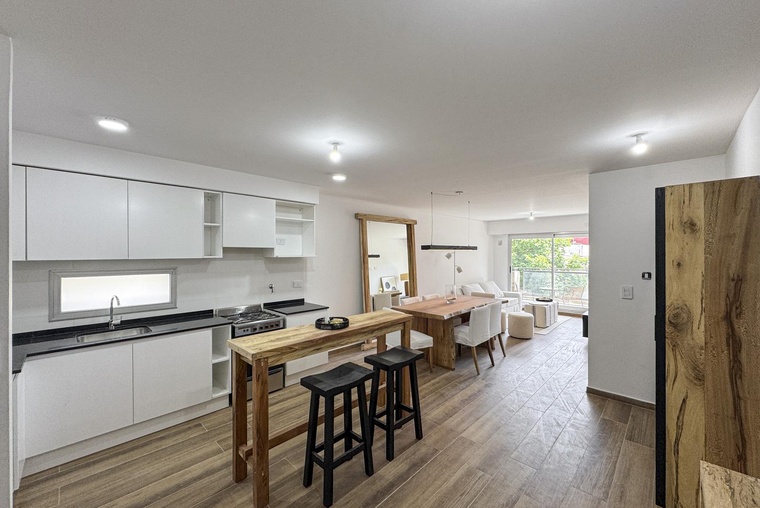 Departamento de 2 dormitorios con 2 baños, balcón al Norte a estrenar