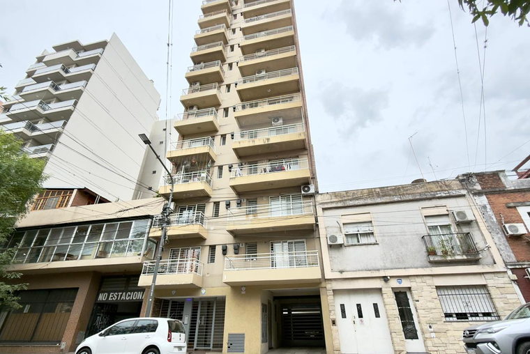 DEPARTAMENTO DE 2 DORMITORIOS VENTA SEMIPISO PICHINCHA ROSARIO
