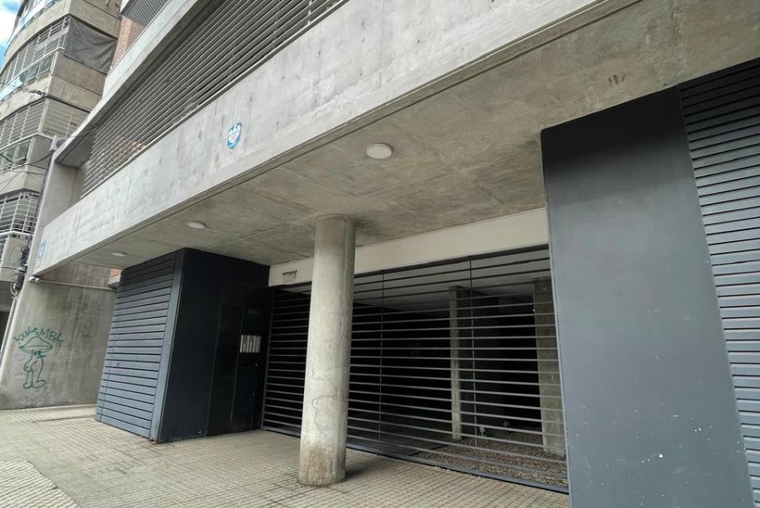 Urquiza 2000. Balcón. Contrafrente. Cochera. $800.000. (152-007140).