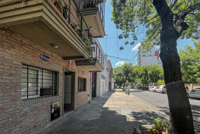 Departamento de 1 dormitorio con patio en PB