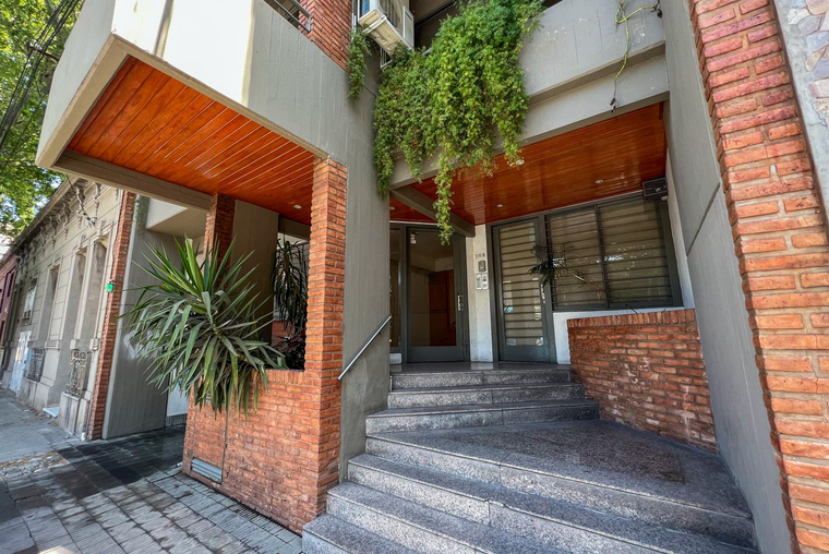 DEPARTAMENTO DE DOS DORMITORIOS VENTA BALCON TERRAZA PICHINCHA ROSARIO