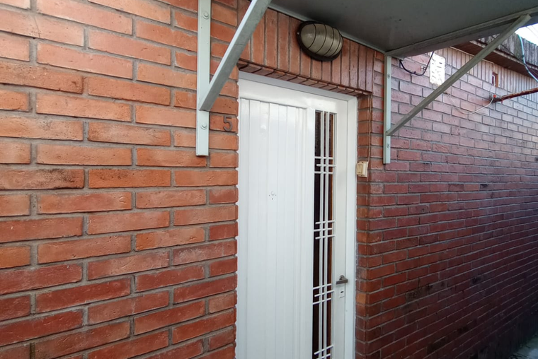 Vendo Departamento de Pasillo - 1 Dormitorio - Patio