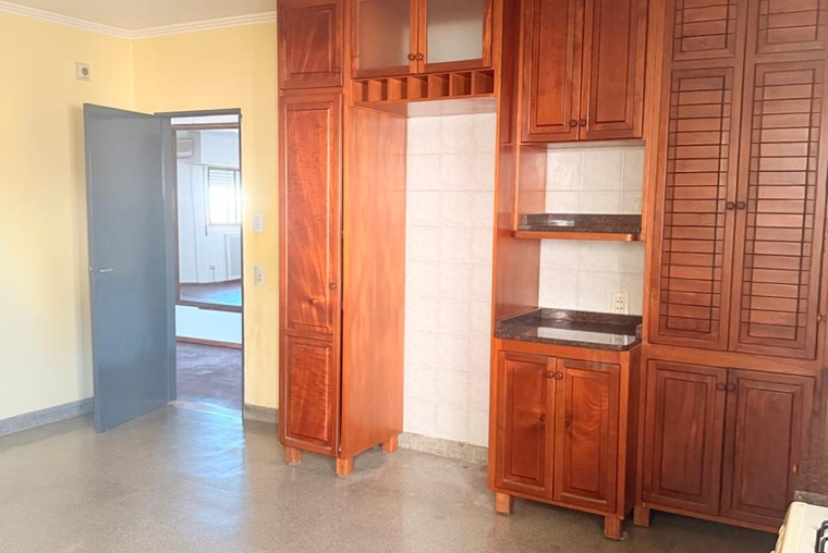 DUEÑO: Dpto 2 Dorm Contrafrente muy luminoso. Calefacción centra