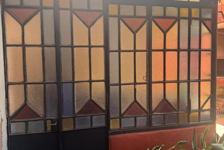 VENTA CASA AL FRENTE EN GARAY 3000-ROSARIO