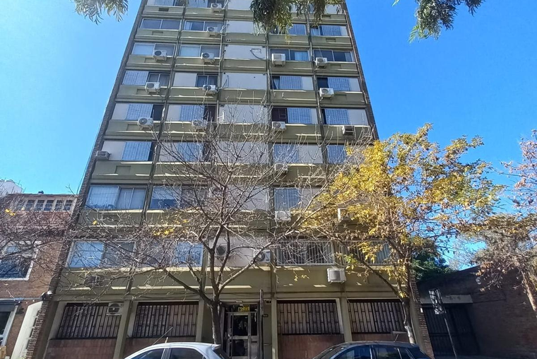 Moreno 1800. Zona Parque Independencia. Living comedor. Cocina equipada. Lavadero independiente.