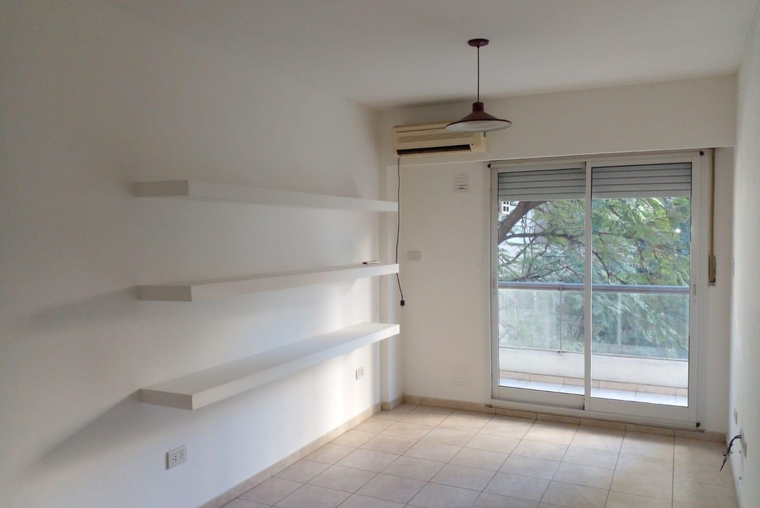 ALQUILER - Balcarce / San Lorenzo - 3°