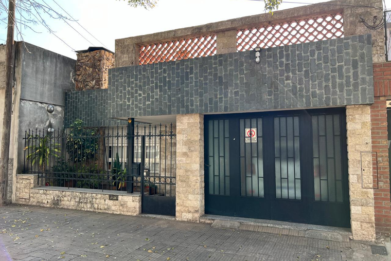 Casa en VENTA CON COCHERA Y QUINCHO en Echesortu