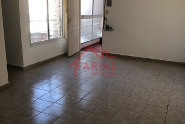 A FARIAS ALQUILA Mitre 2431
