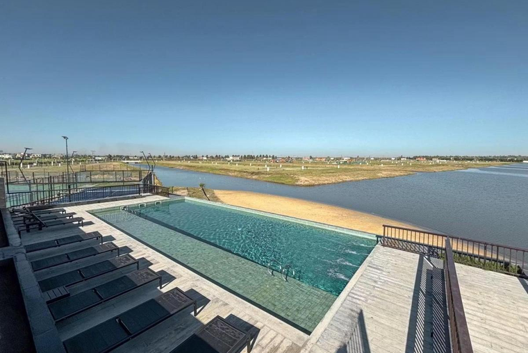 TERRENO DE 672M2 VENTA VISTA AL LAGO BARRO CERRADO FUNES