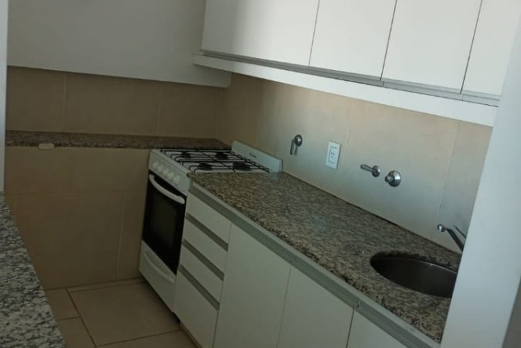 AV.  FRANCIA  1262  - MONOAMBIENTE -