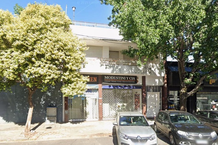Alquiler Local de 427 m2 en San Martin al 2000