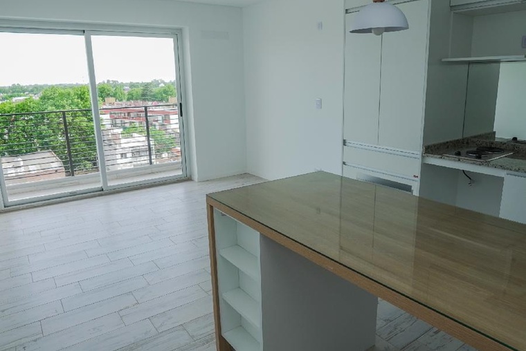 MODERNO MONOAMBIENTE  CON BALCON Y AMENITIES EN CALLE PELLEGRINI- ROSARIO