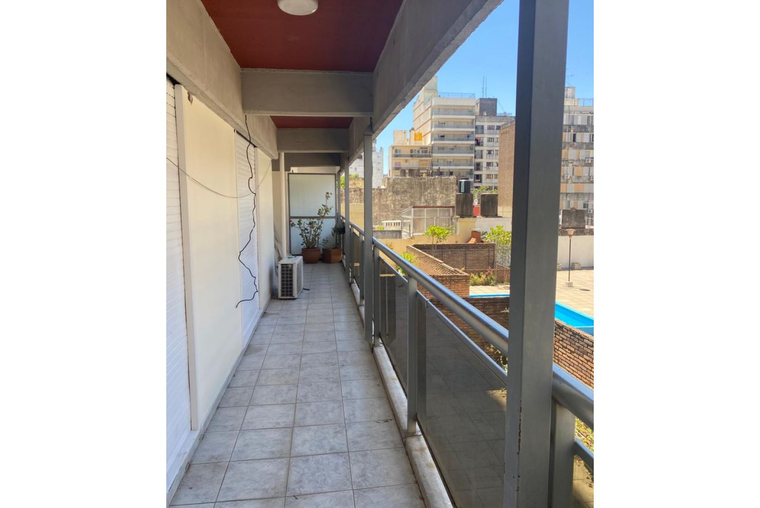 LAPRIDA 1667  -   con cochera y baulera  -