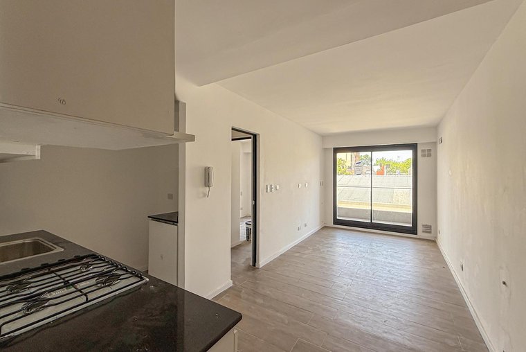 Departamento de 1 dormitorio con radiadores y quincho común en Abasto