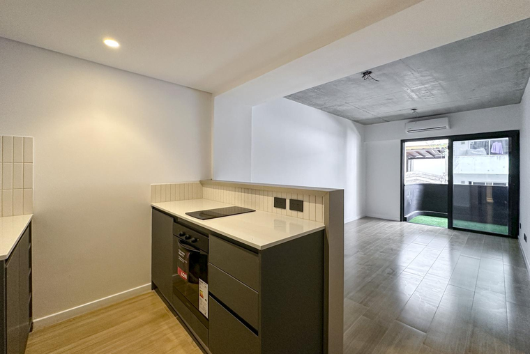 Departamento de 1 dormitorios de diseño con balcón al frente