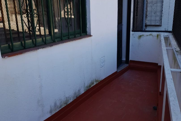 Laprida 3300. Escalera. Balcón terraza. Contrafrente. (3412104231).