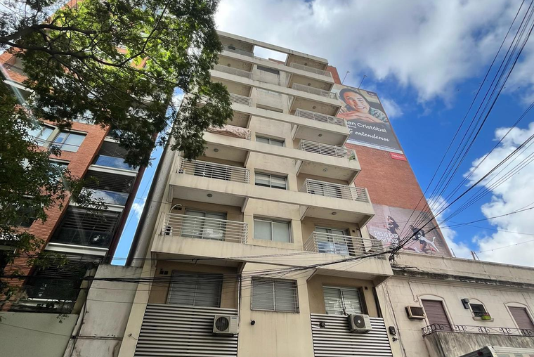 DORREGO 1600. Externo. Balcón. 11 años.