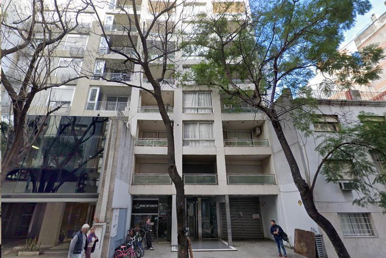 San Lorenzo 1700 - 7º Piso. Balcón. Externo. Living comedor. Cocina separada por barra.