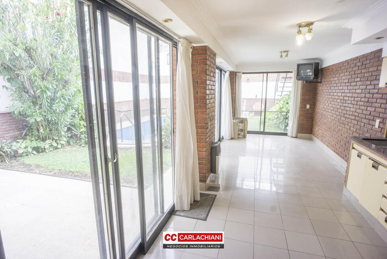 CASA CON PISCINA EN LOURDES