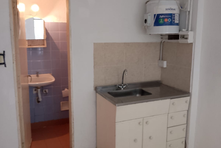 Departamento de pasillo cerca facultades