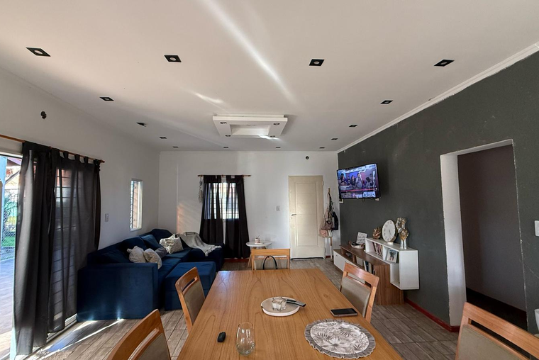 CASA DE DOS DORMITORIOS VENTA PILETA Y QUINCHO PUNTA CHACRA ROLDAN