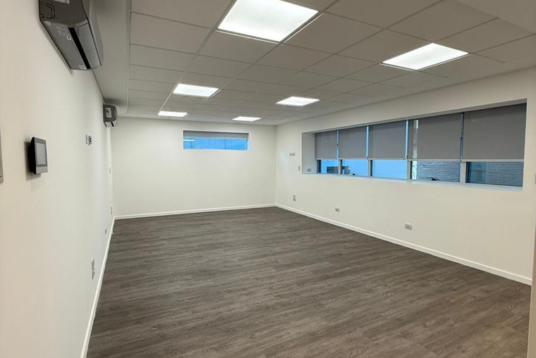 Oficina de 40m2 - Corrientes esquina San Lorenzo.