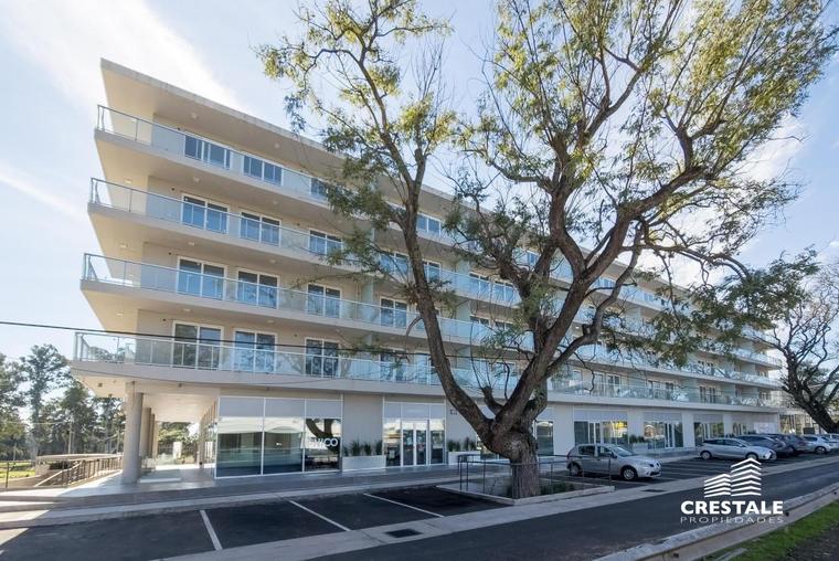 Local en venta, ÚNICO GOLF - Av. Eva Perón y Ugarteche