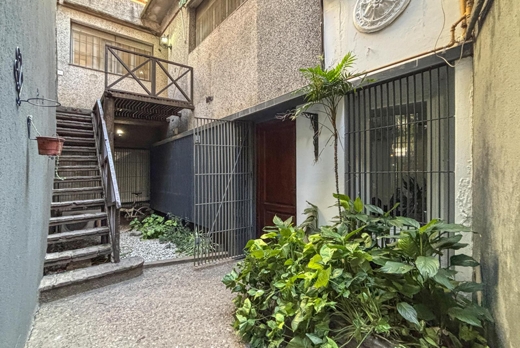 Casa en PA con 2 dormitorios y balcón en Zona río