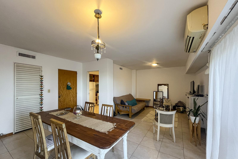 Departamento de 2 dormitorios más comodín con vista parcial al río