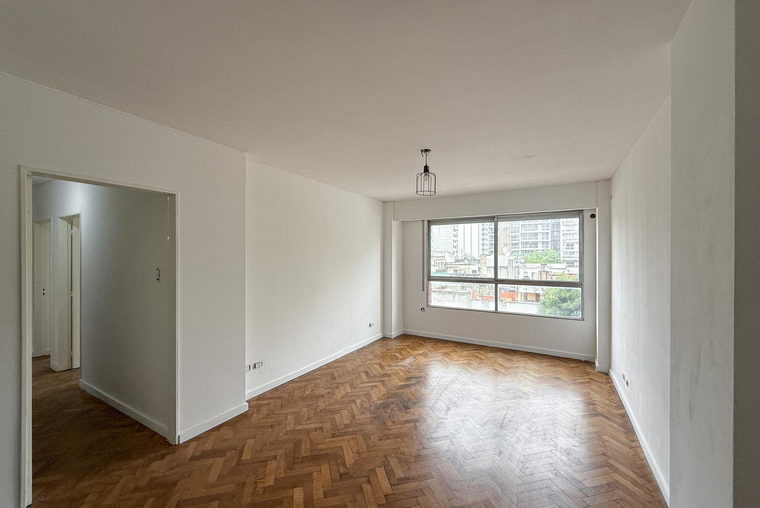 Departamento de 3 dormitorios con 2 baños reciclado en zona río