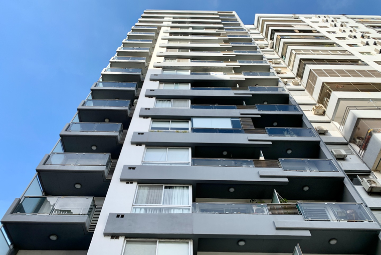 ATENCION EXTERNO. Amplio. Moderno. Gran balcón. Amenities. Paraguay - Tucumán.