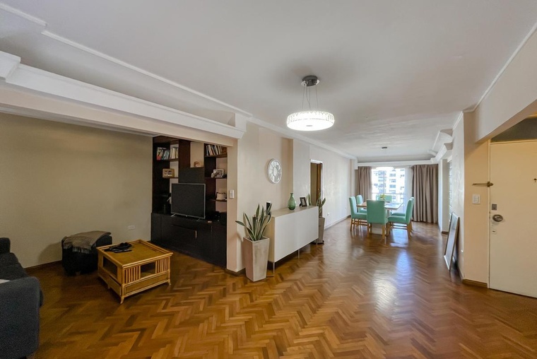 Departamento amplio de 4 Dormitorios con Oficina en el Centro