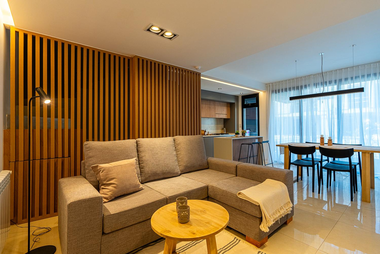 CASA DE TRES DORMITORIOS VENTA PILETA Y AZOTEA EXCLUSIVA FIHSERTON ROSARIO