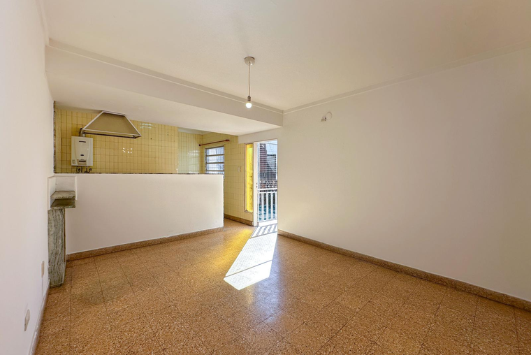 Departamento de 2 dormitorios con balcón de oportunidad