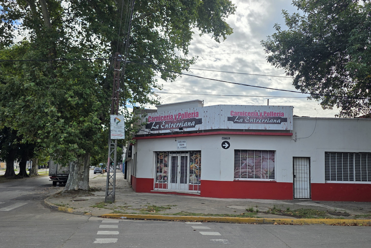 Vendo esquina comercial