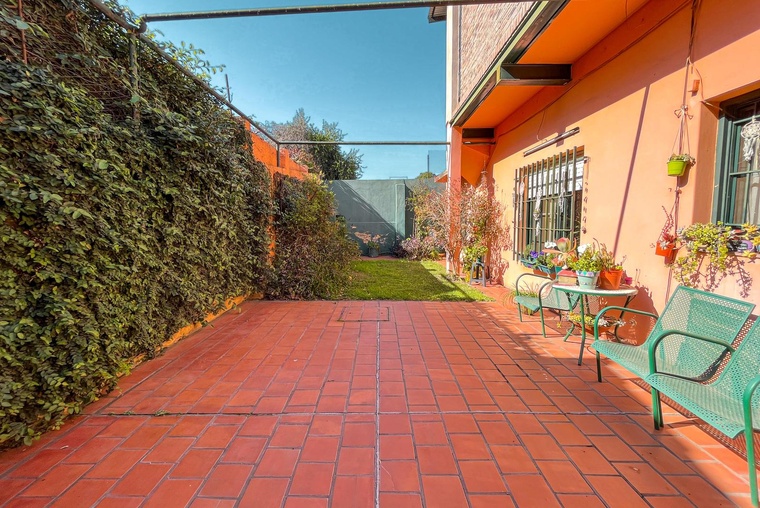 Casa de 3 dormitorios con jardín y cochera en Fisherton