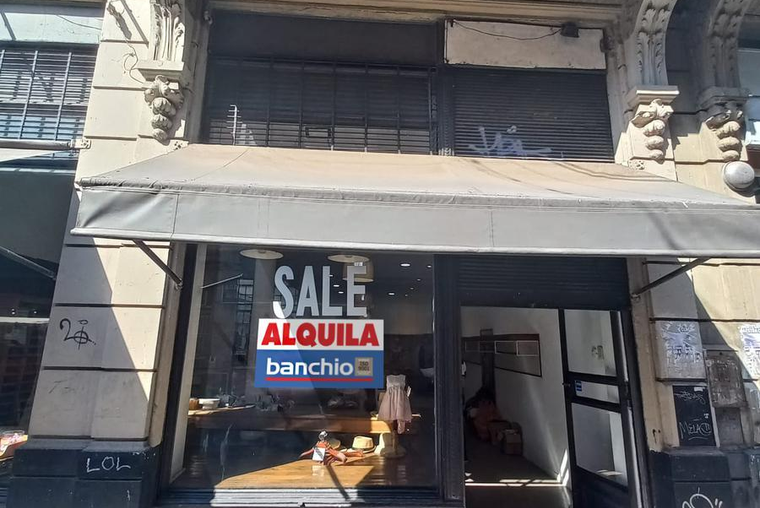 Local: 150 m2 totales. Subsuelo: 50 m2. San Luis 800. Doble vidriera. Amplio salón. Dependencias.