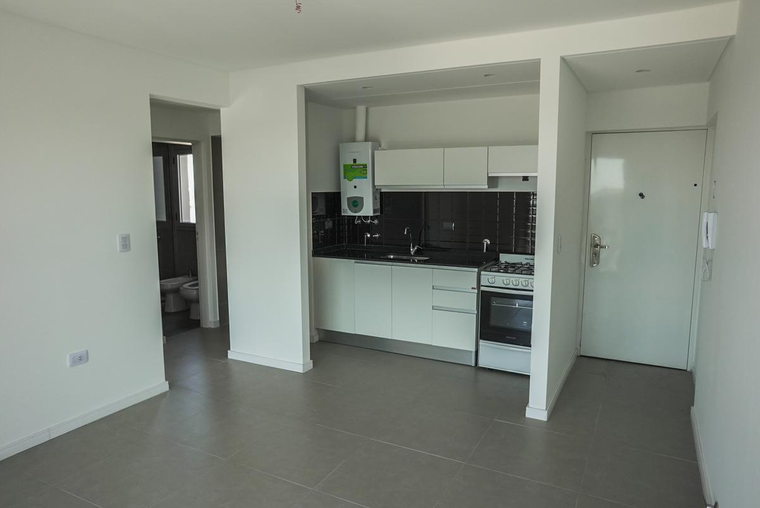 MONOAMBIENTE AMPLIO VENTA SOLARIUM Y PARRILLERO REP. DE LA SEXTA ROSARIO