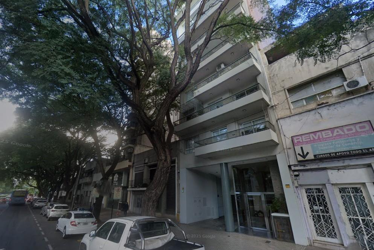 VENTA - Av. Pellegrini / Juan M de Rosas - esp. estacionar
