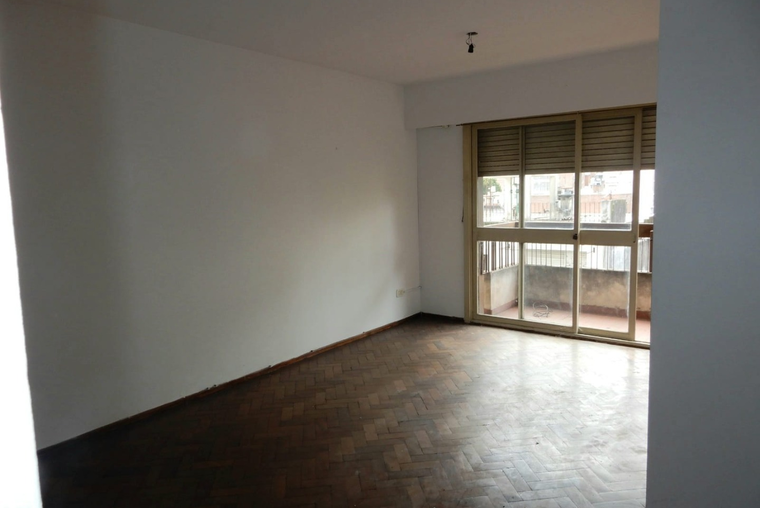 ATENCION EXTERNO. Balcón. Cocina comedor. Living comedor. Lavadero indep. 9 de Julio - Pte. Roca.